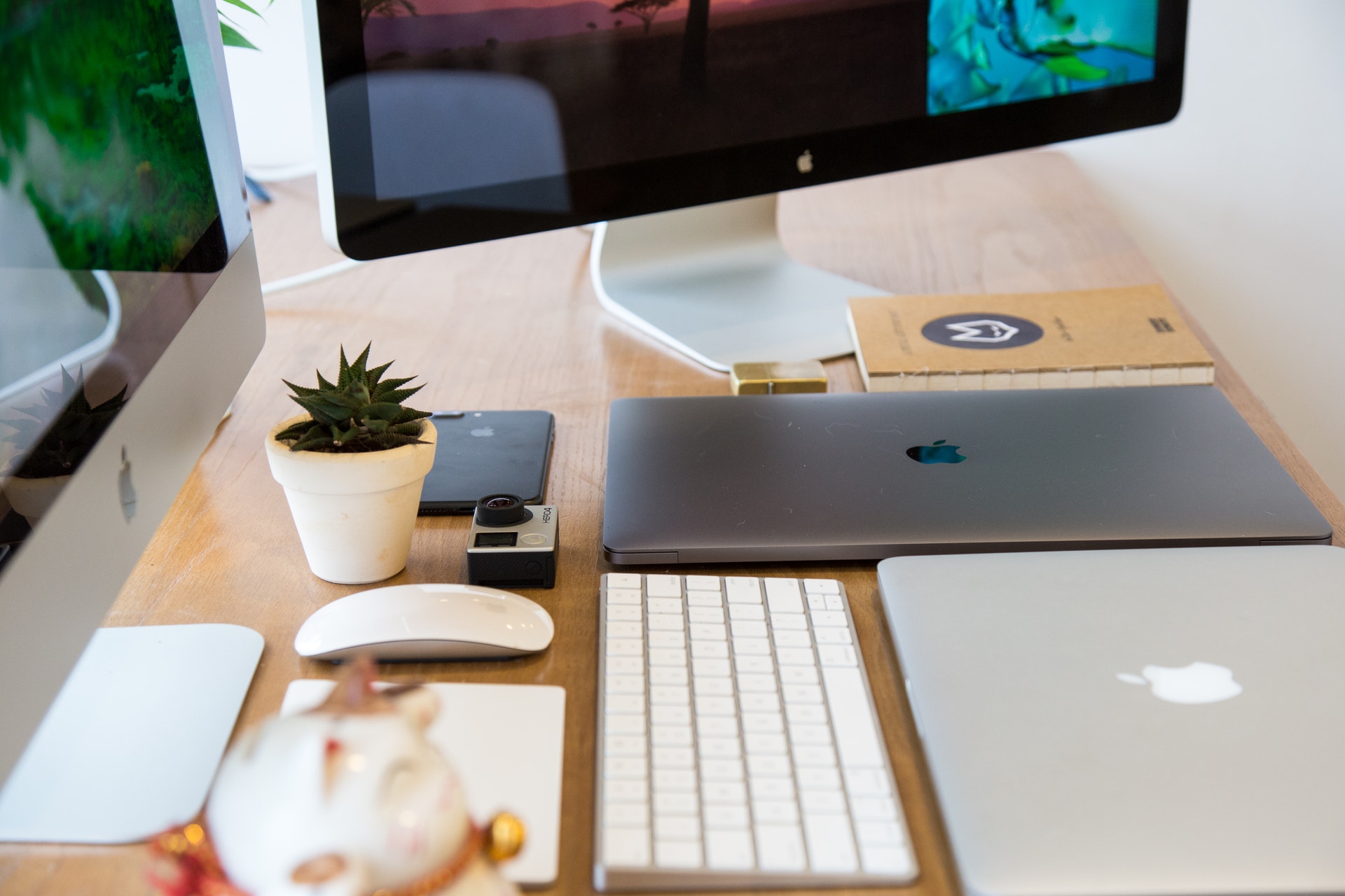 Keep Your Work Desk Clean Pexels Photo 370470
